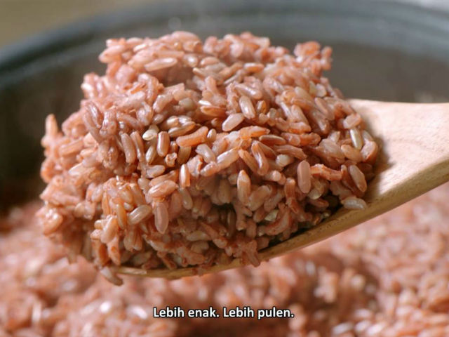 Cara membuat nasi merah terasa lebih enak